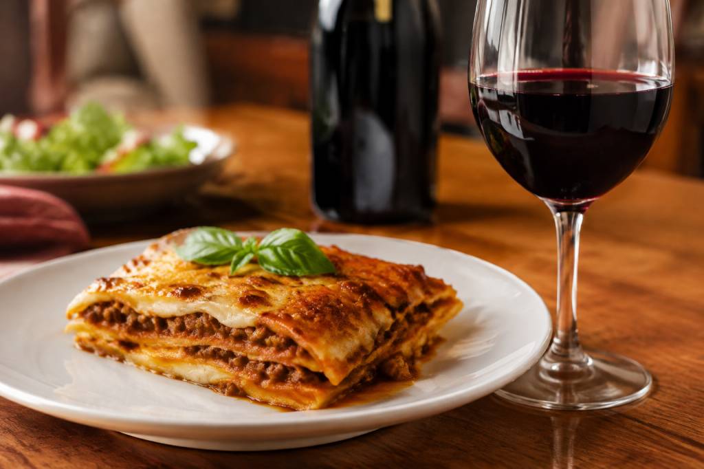 Quel vin avec lasagne bolognaise ? Le Banyuls rouge à découvrir en accord mets et vins